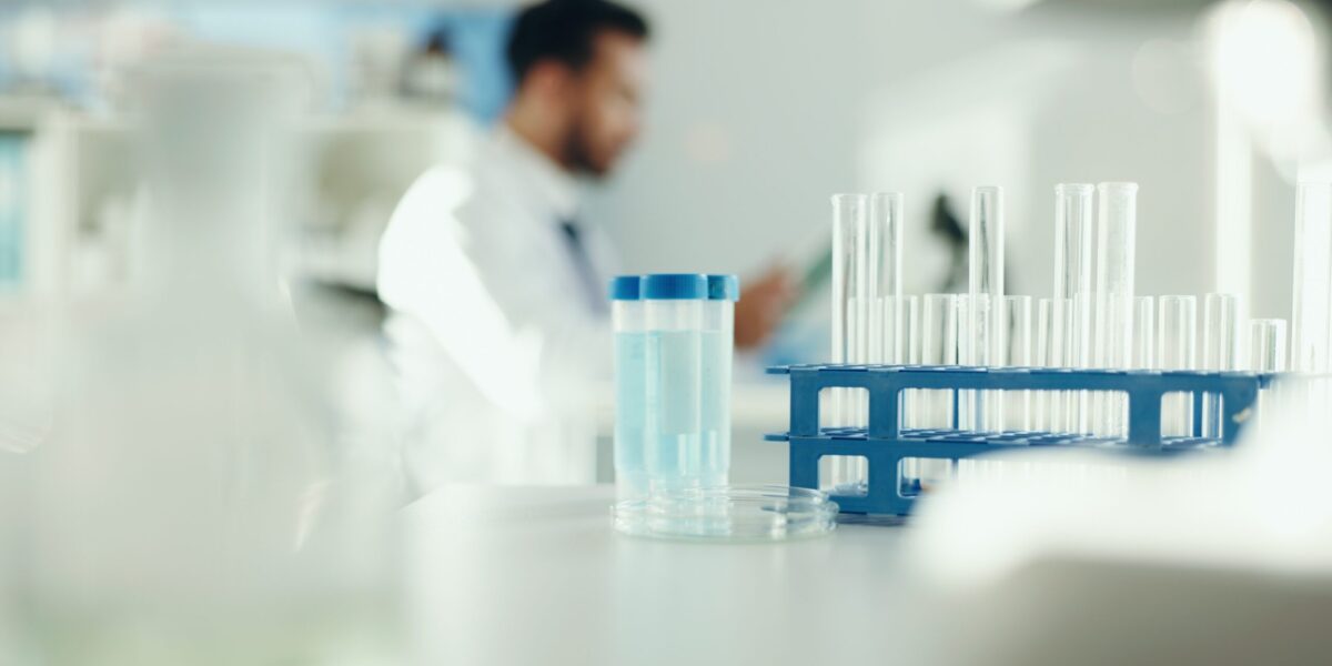 Beneficii și riscuri: De ce un studiu clinic poate schimba viața ta în România?