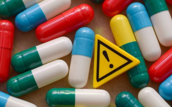 Când suplimentele „interacționează”: ce se întâmplă cu efectele și sănătatea ta