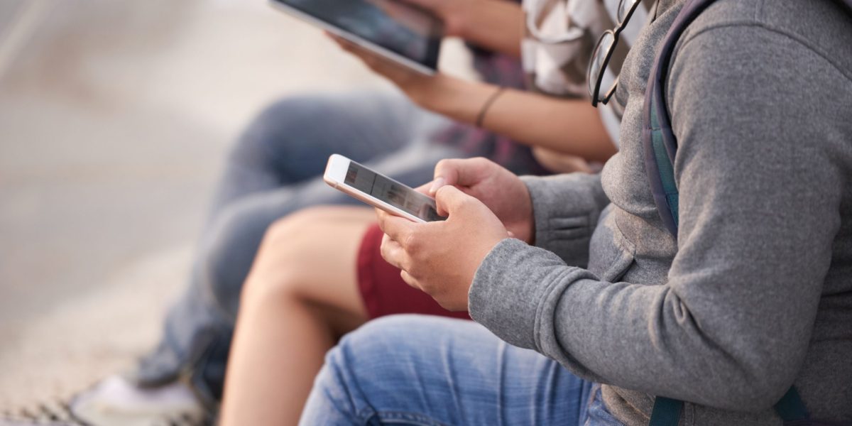 UE schimbă telefoanele mobile din 2027: Ce reguli vor fi impuse