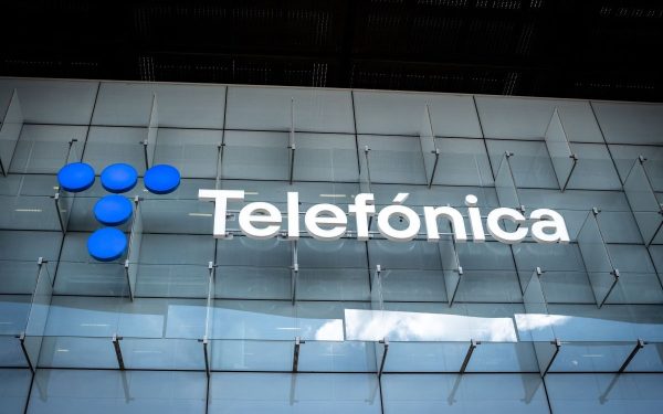 Probleme majore cu Telefonica: Acordul, pe muchie de cuțit