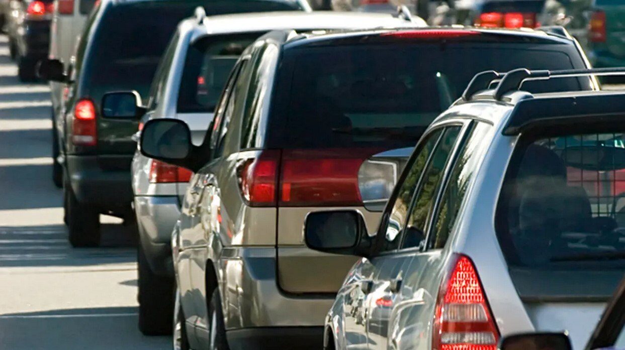 AgONIE în trafic, vineri după-amiaza: Cozi uriașe pe A1 și DN1