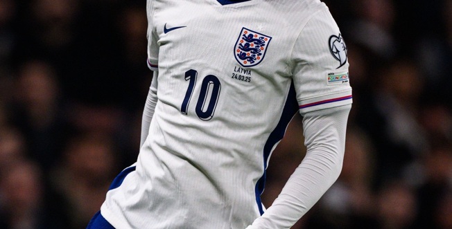 Contrabandă cu tricouri false: 4.400 de piese înainte de Mondialul din 2026