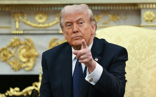 Trump vrea blocadă în Strâmtoarea Ormuz: Marina SUA demină zona