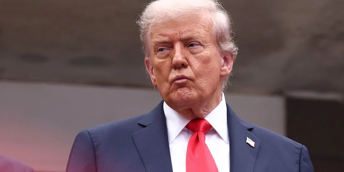 Trump, descris de apropiați: Audiențe ratate, ieșiri nervoase și improvizații