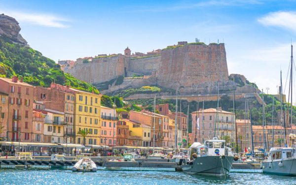 Corsica, blocată: Turiștii, captivi din cauza protestelor pe fondul scumpirii motorinei