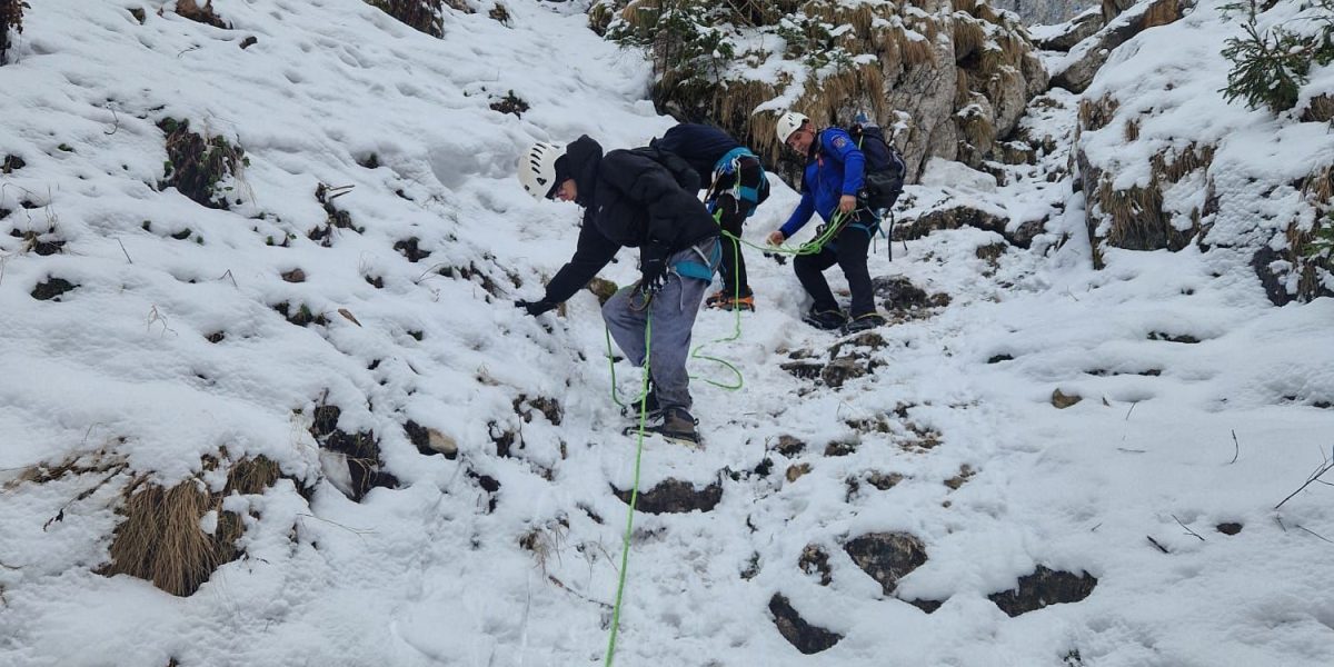 Turiști salvați din Piatra Craiului: Jandarmii Montani, eroii aventurii periculoase