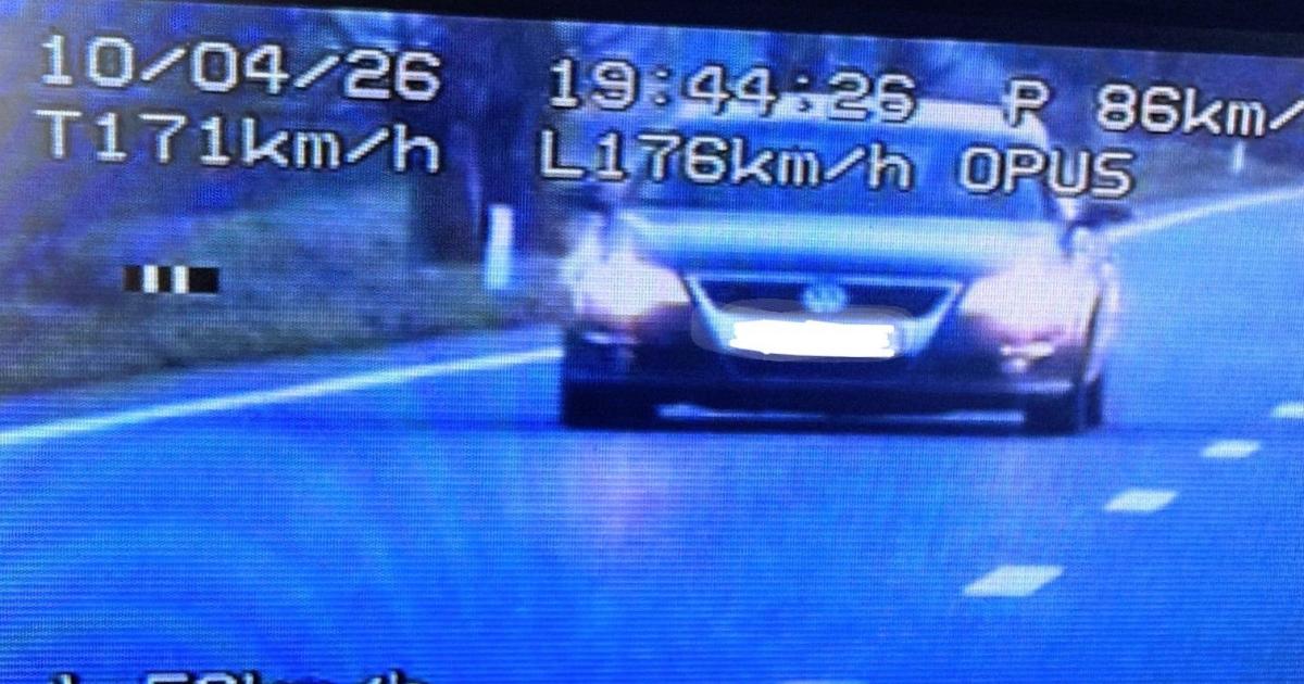 Șoferiță, prinsă cu 176 km/h pe DN 38: „Ardeau cozonacii în cuptor”