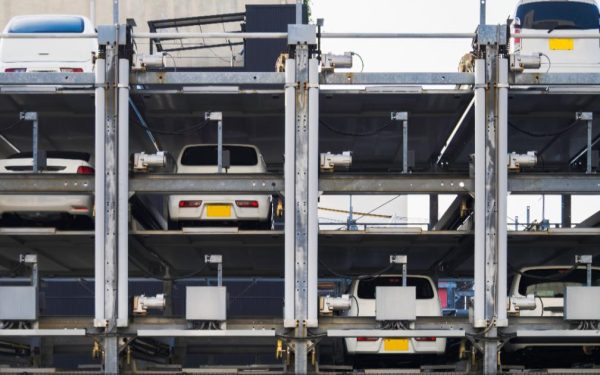 Japonez își lasă mașina 7 ani într-o parcare cu plată: Cât trebuie să achite acum