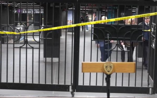 Bărbat Împușcat Mortal la Metroul din New York, După Atacul cu Cuțit