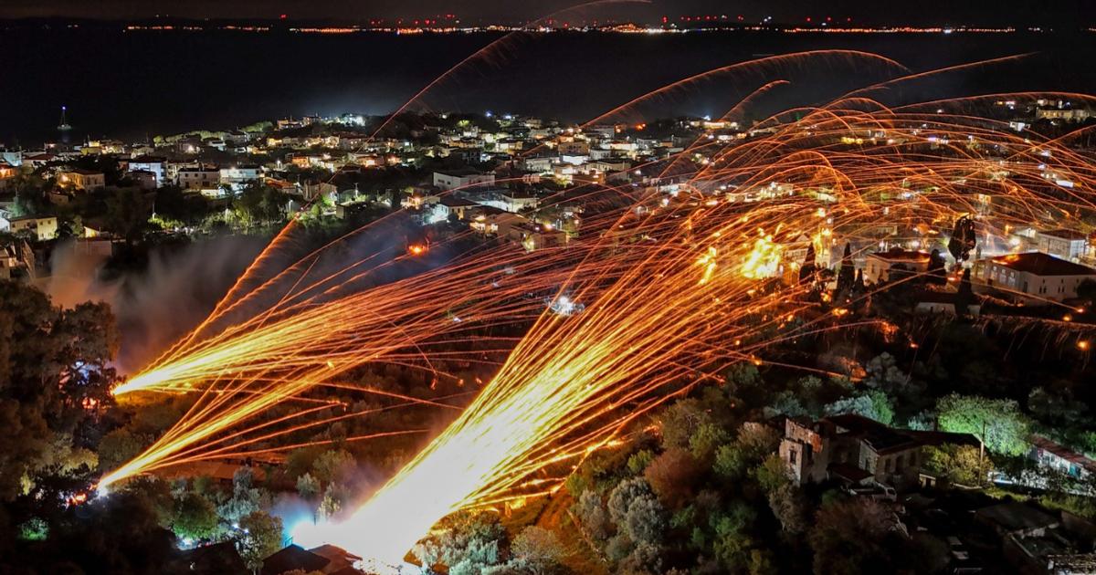 Biserici „rivale” din Grecia, război cu rachete în noaptea de Paște