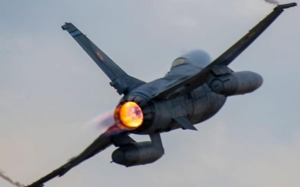 Alertă la graniță: F-16 ridicate după atac cu drone. RO-Alert emis
