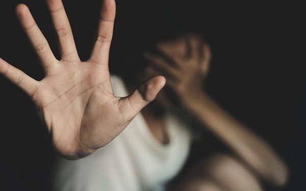 Orfană de 14 ani, drogată și prostituată în Drobeta Turnu Severin