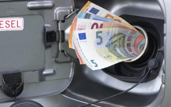 FMI pune TUNUL pe Europa: Reducerea taxelor la combustibili, „greșeală”