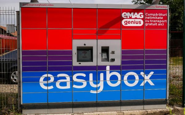 eMAG introduce taxe: Cât plătesc clienții în plus de mâine