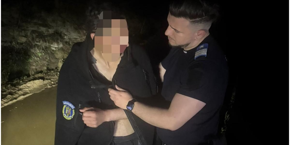 Ursul l-a speriat: Tânăr, urmărit în pădure, scăpat cu ajutorul jandarmilor