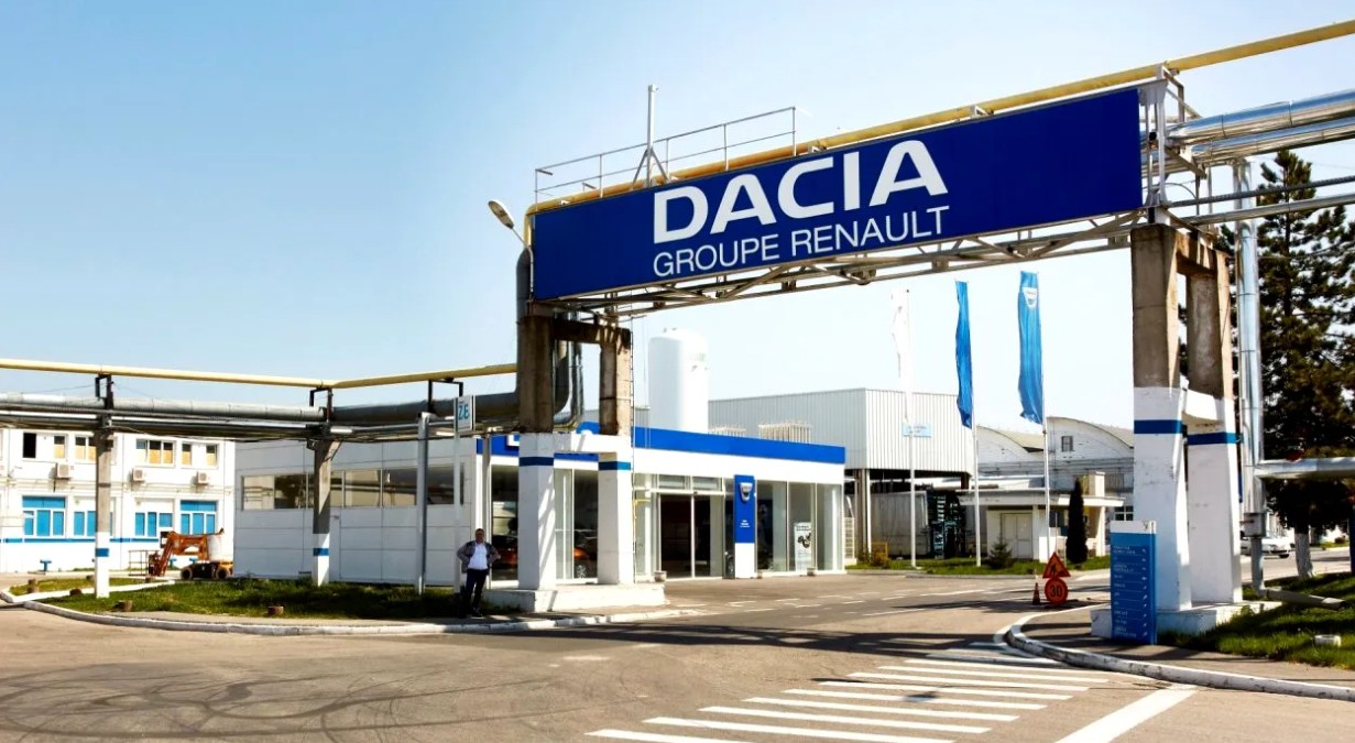 Producția Dacia la Mioveni amenințată de decizii externe Renault ia în calcul relocarea producției mai multor modele Dacia în afara României, în special către Turcia și Slovenia