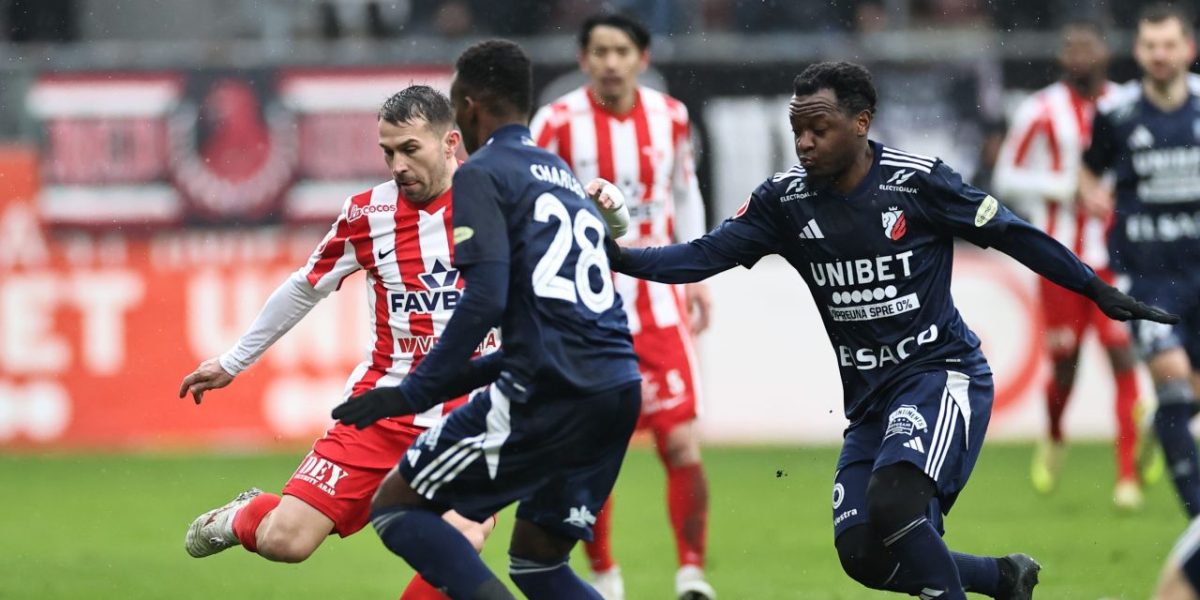 UTA Arad – FC Botoșani: SURPRIZĂ uriașă în formație! Un fotbalist „fantomă” pe teren