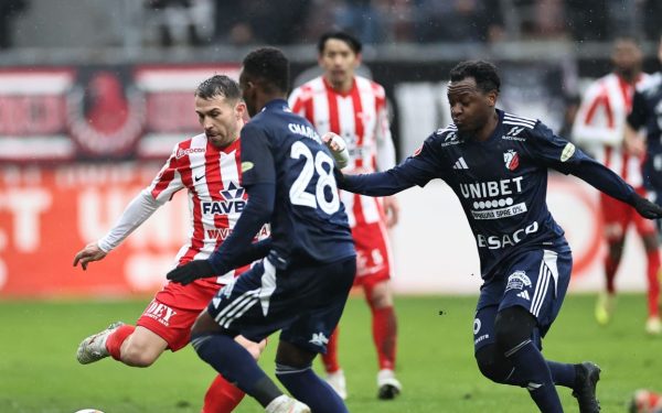 UTA Arad – FC Botoșani: SURPRIZĂ uriașă în formație! Un fotbalist „fantomă” pe teren