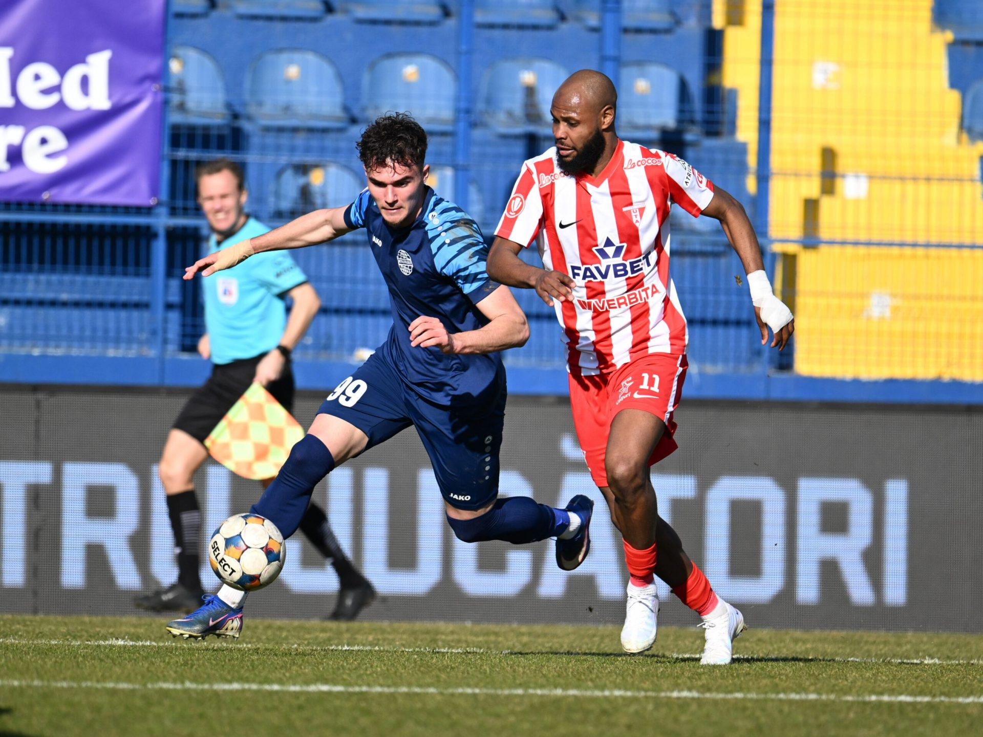 UTA Arad a trecut cu scorul de 2-0 de Metaloglobus București într-un meci esențial din etapa a treia a play-out-ului Superligii, disputat astăzi pe stadionul Național Arena din Arad