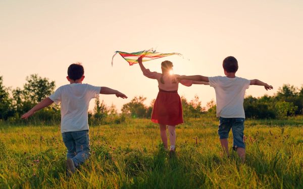 De ce verile copilăriei păreau nesfârșite? Misterul dezvăluit