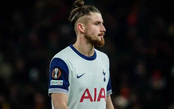 Drăgușin, cheia Barcelonei? Tottenham nu cedează ușor, transferul blochează tot