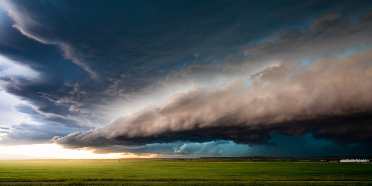 Vreme capricioasă în România sâmbătă: ploi, vânt și ninsoare la munte