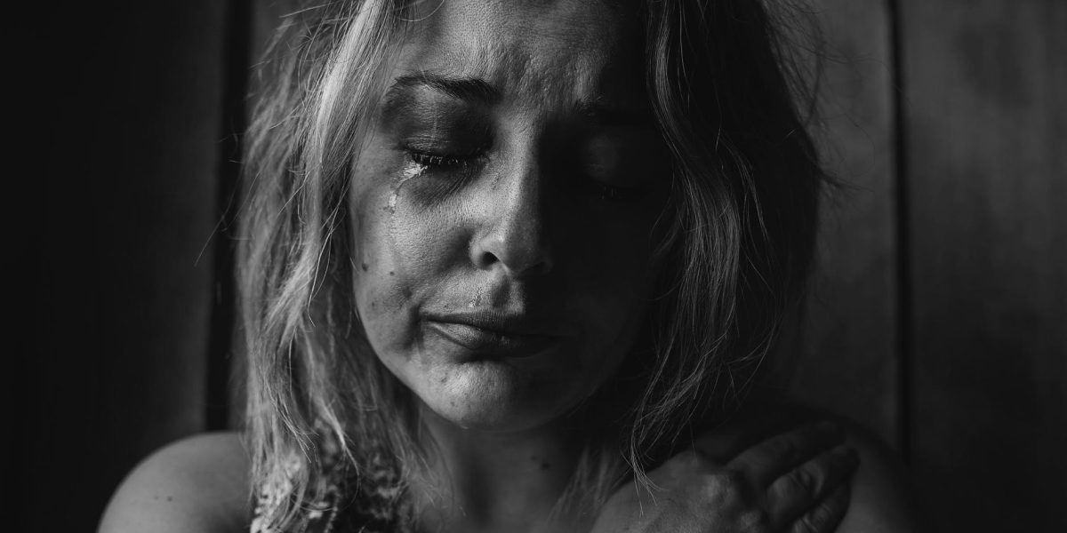 Interesul presei pentru violența împotriva femeilor, la minim istoric!