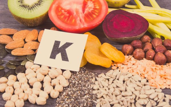 Vitamina subestimată care te scapă de infarct și AVC