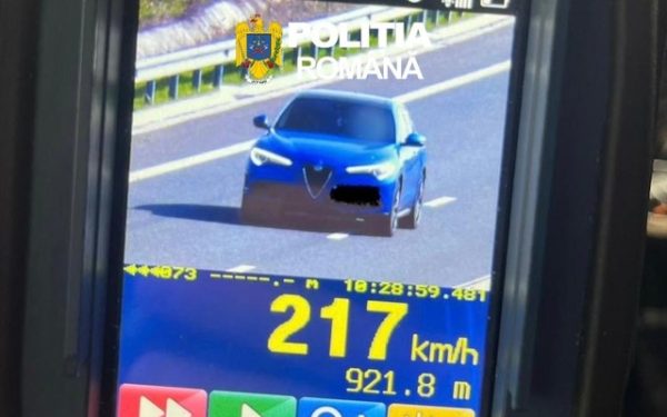 Olt: Șoferul a zburat cu 217 km/h pe DEX 12. Amendă și permis suspendat