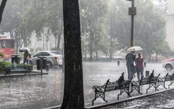 Vremea se schimbă brusc la București: Ploi, vânt și minime de 1 grad