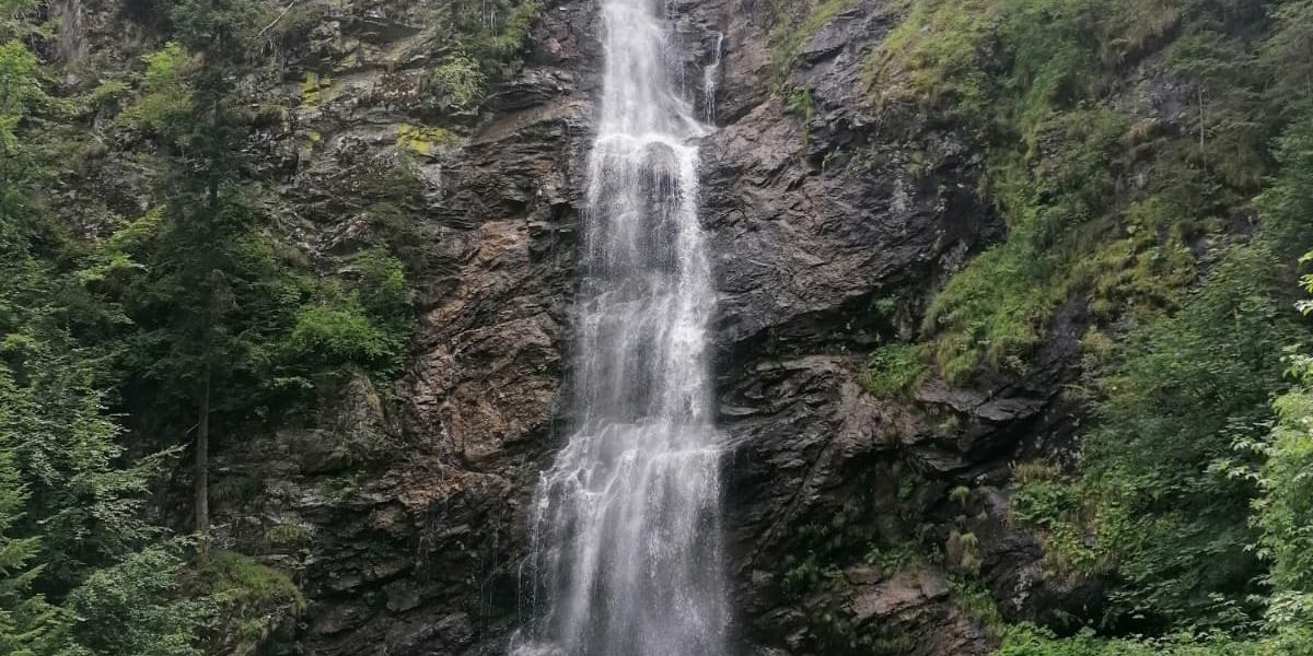 O destinație de weekend perfectă pentru iubitorii de natură și liniște: Mălaia, o bijuterie ascunsă a României, așteaptă să fie descoperită Weekendul se apropie cu pași repezi, iar dacă ești în căutarea unei evadări din aglomerația urbană, Mălaia este o opțiune excelentă