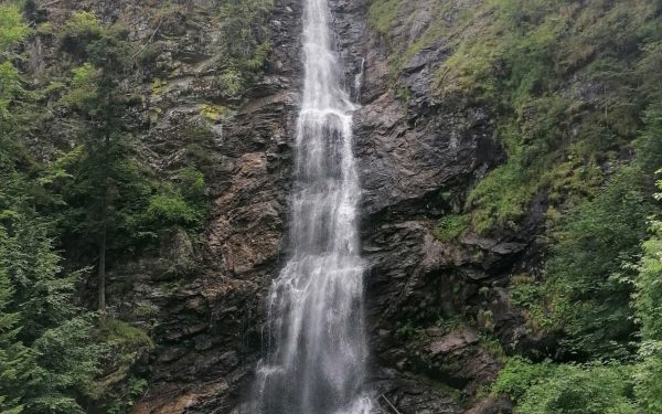 Mălaia, PERLA turistică din România: Unde te cazezi la weekend