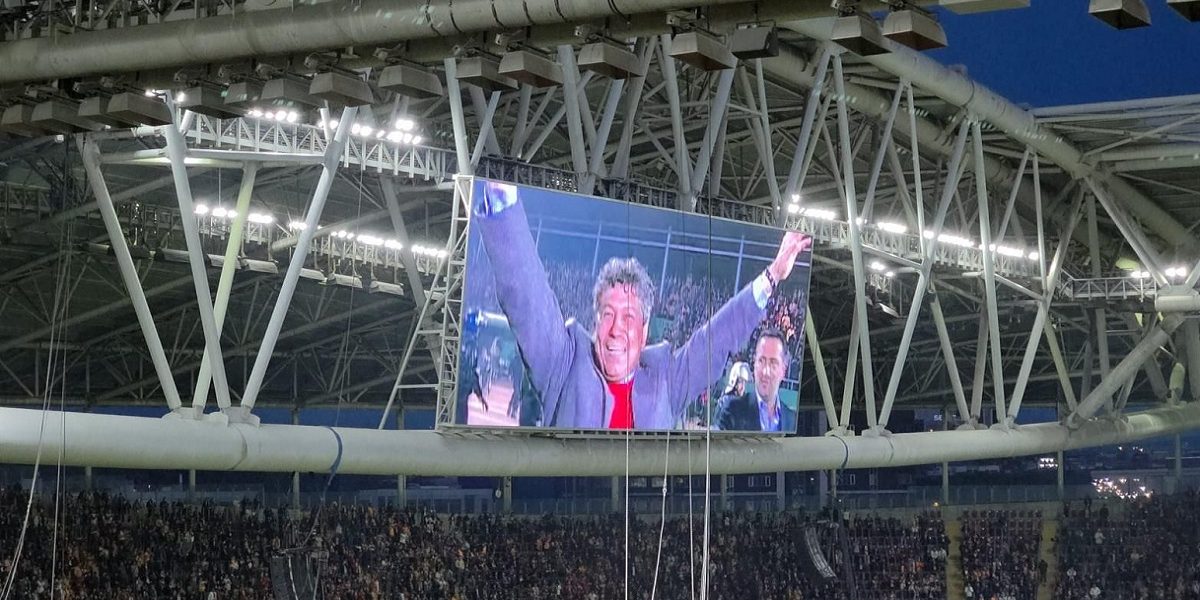 Piele de găină la Galatasaray: Fanii au plâns pentru Mircea Lucescu la Istanbul