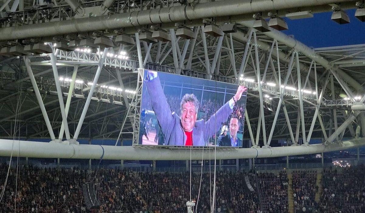Piele de găină la Galatasaray: Fanii au plâns pentru Mircea Lucescu la Istanbul