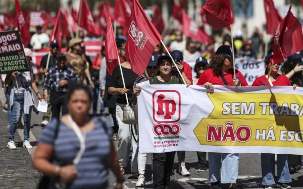 Portugalia, sub asediu: Zeci de mii de oameni, în stradă la Lisabona, protestează față de reforme