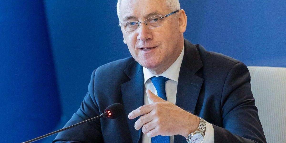 Ţuţuianu reorganizează AEP: Aproape 150 de posturi, desființate!