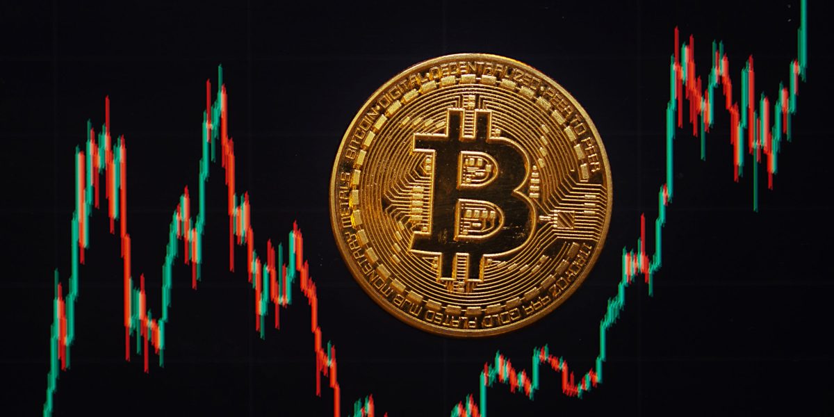 Bitcoin, sub asediu: Ce amenințare ar putea șterge moneda virtuală