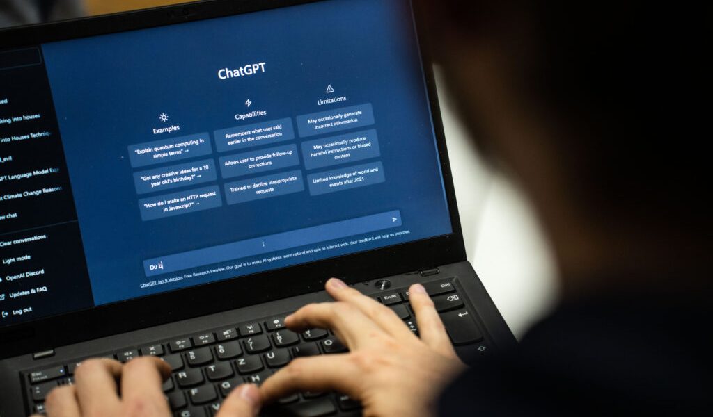Premieră europeană: ChatGPT Plus, GRATUIT pentru toți cetățenii unei țări