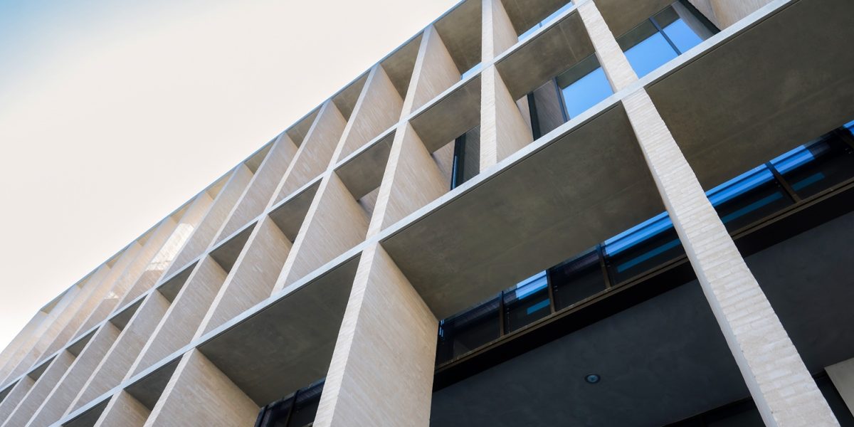 Fitch Ratings crește ratingul Băncii Transilvania, peste cel al României