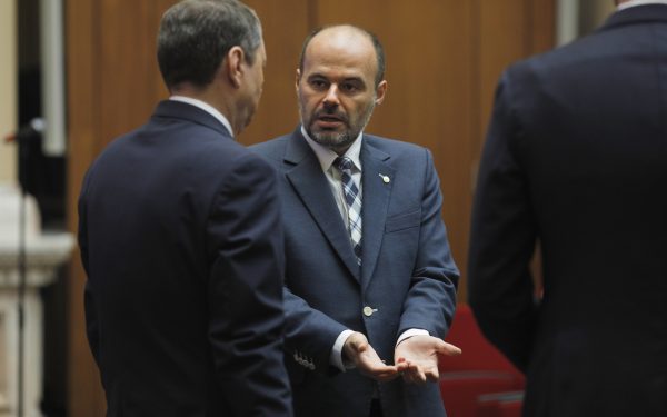 Vânzătorii de cartofi se uită la prețuri, nu fac cartel, spune un oficial BNR