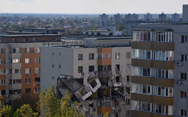 Blocul din Rahova, distrus de explozie, va fi consolidat. Ciucu a semnat