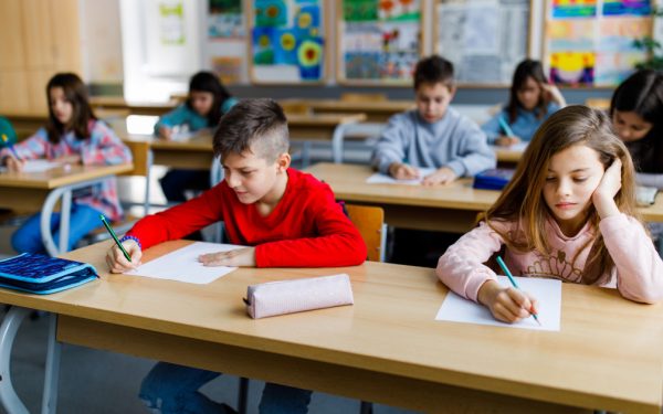 Evaluare Națională 2026: Micuții au dat Matematica și Explorarea. Când vin notele?