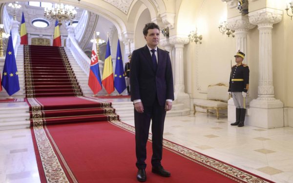 Criza politică ajunge la Cotroceni: Nicușor Dan, negocieri cu liderii