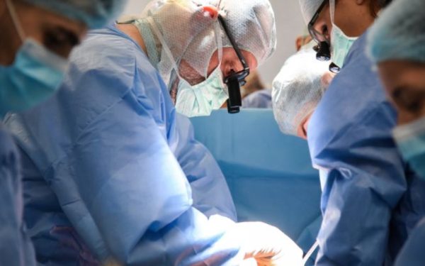 Afecțiune gravă: O femeie cu dureri în piept, diagnosticată și tratată