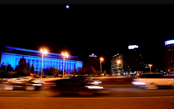 Ziua Europei: Palatul Victoria, luminat în culorile Uniunii Europene