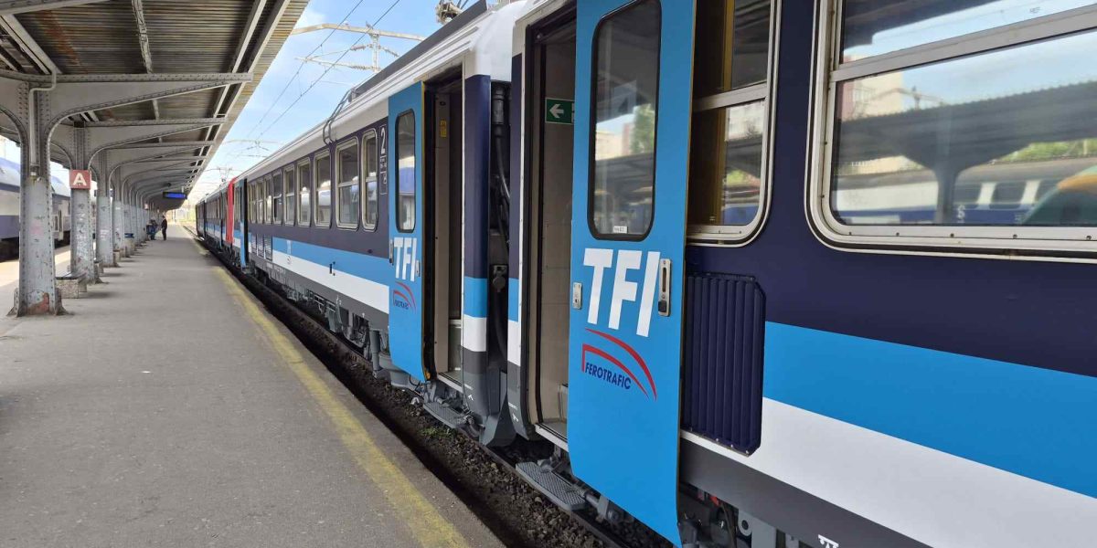 București – Suceava cu tren privat: Cum arată Intercity-ul din România