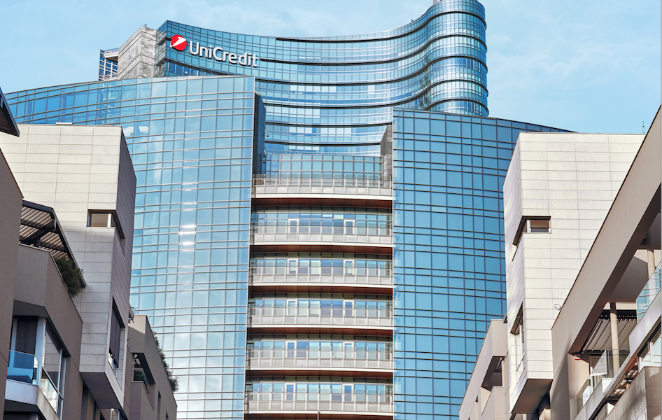 UniCredit, ofertă ostilă pentru preluarea Commerzbank