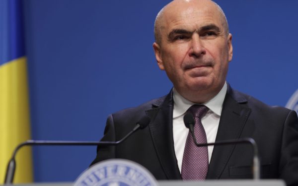 Românii, împărțiți după demisia lui Bolojan: Cum s-a schimbat votul pentru parlamentare