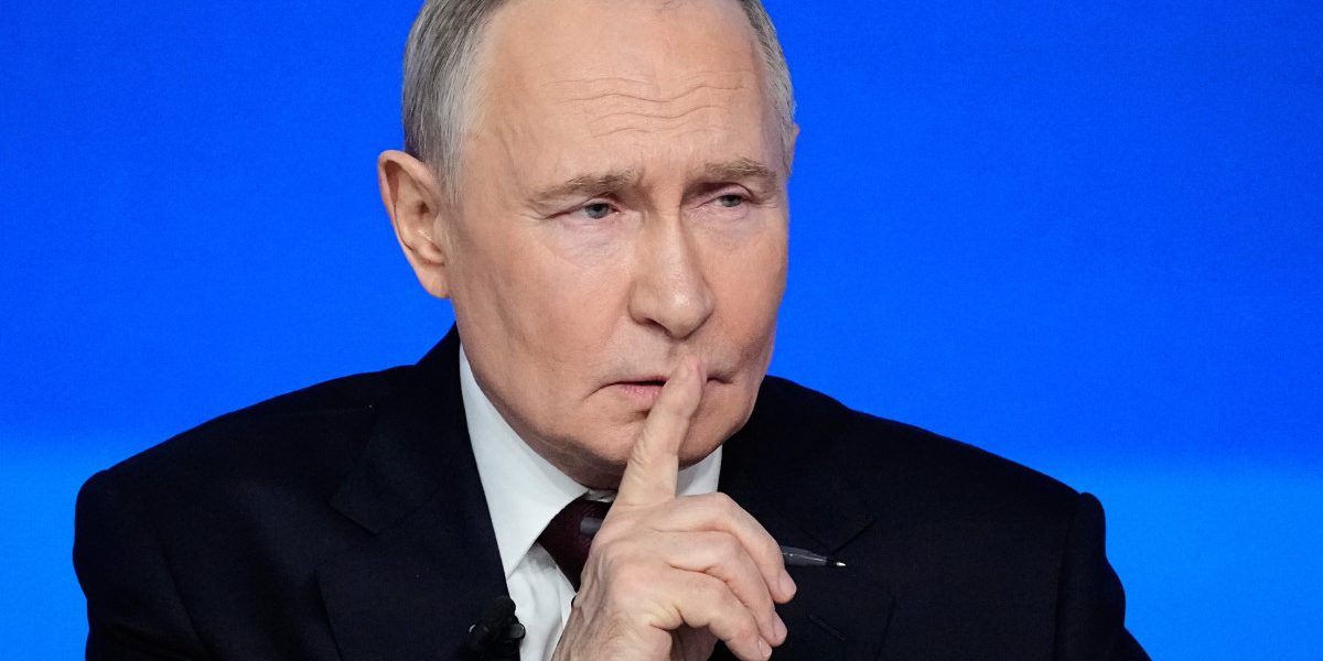 Rusia, la un pas de prăpastie economică: Putin, nevoit să majoreze iar impozitele
