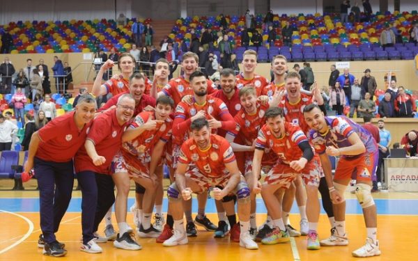 Dinamo București, învinsă de Arcada Galați în prima finală a Diviziei A la volei